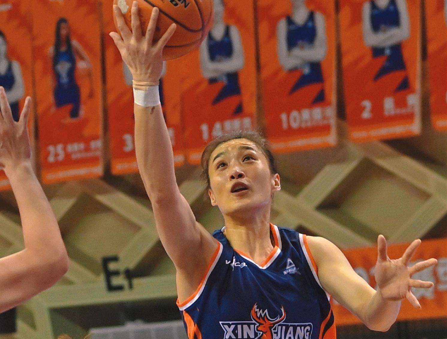 中国官网-轰22+7!中国女篮32岁1米85悍将崛起:宫帅该带李梦最佳替身?